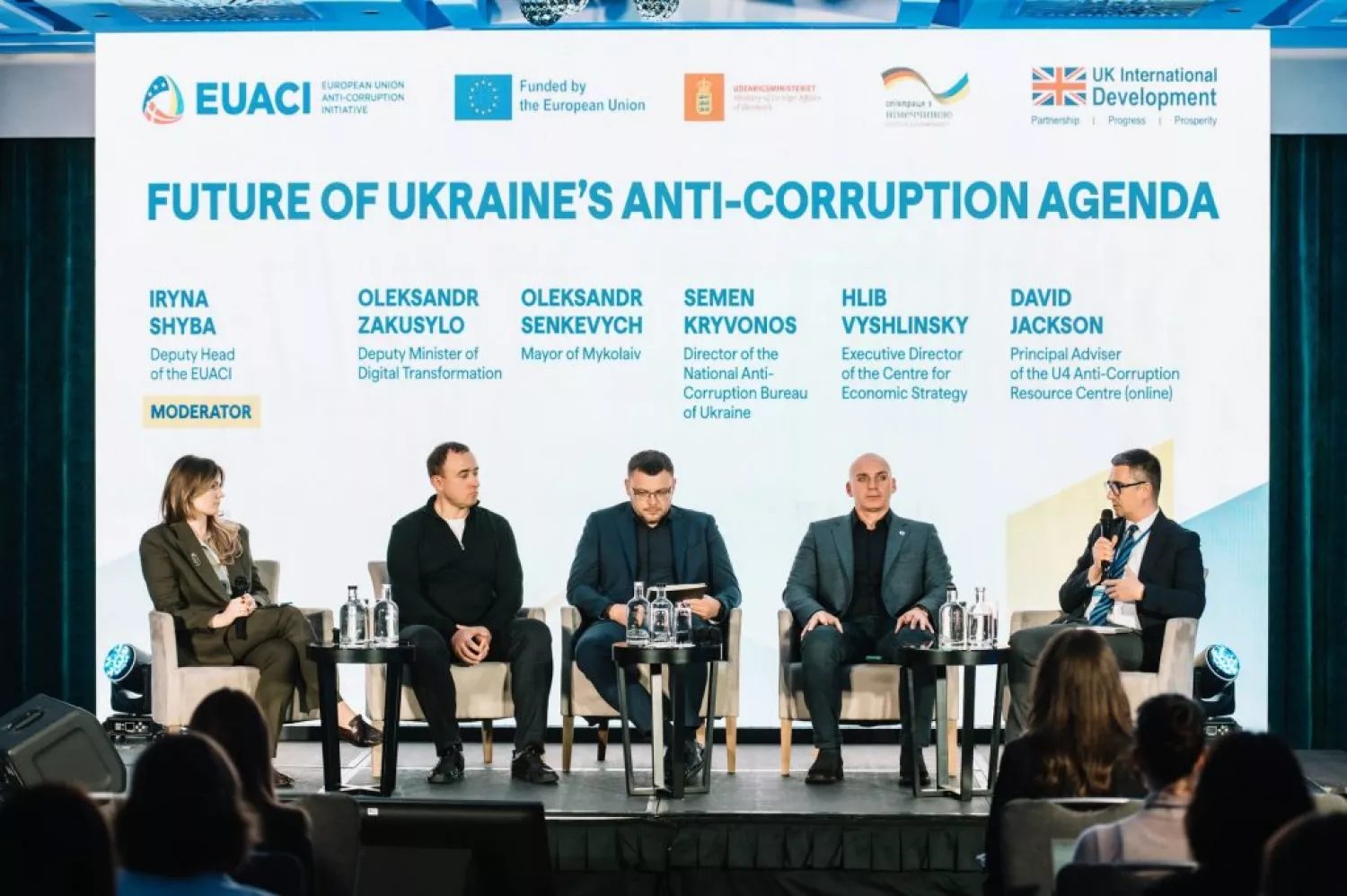 Панельна дискусія про запобігання та боротьбу з корупцією під час війни за участю мера Миколаєва та керівника НАБУ, вересень 2026. Фото: EUACI