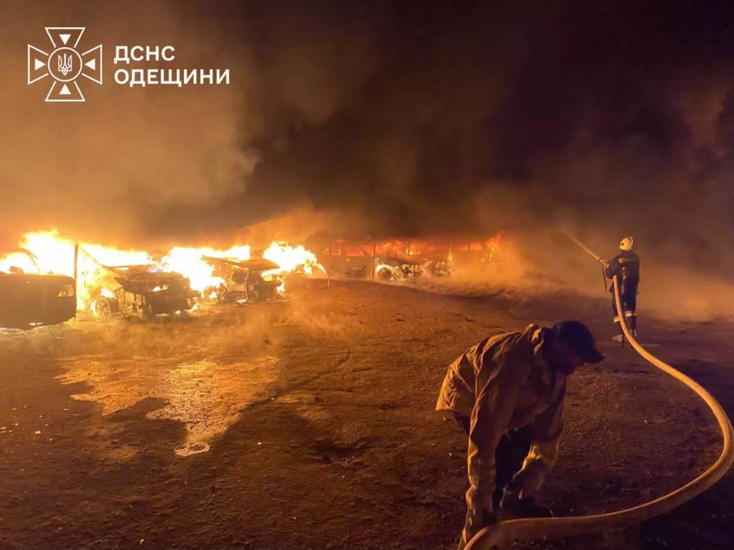 Пожежа яка виникла через обстріл Одеської області 8 жовтня. Фото: ДСНС