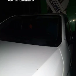 На Миколаївщині російський дрон влучив в автомобіль енергетиків. Фото: Миколаївобленерго
