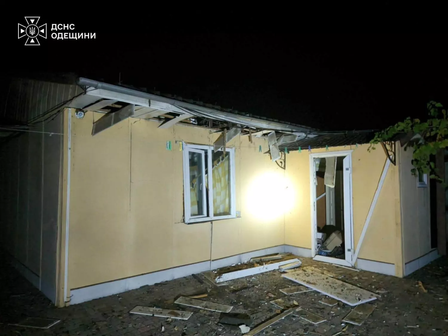 Наслідки обстрілу Одещини 9 жовтня. Фото: ДСНС
