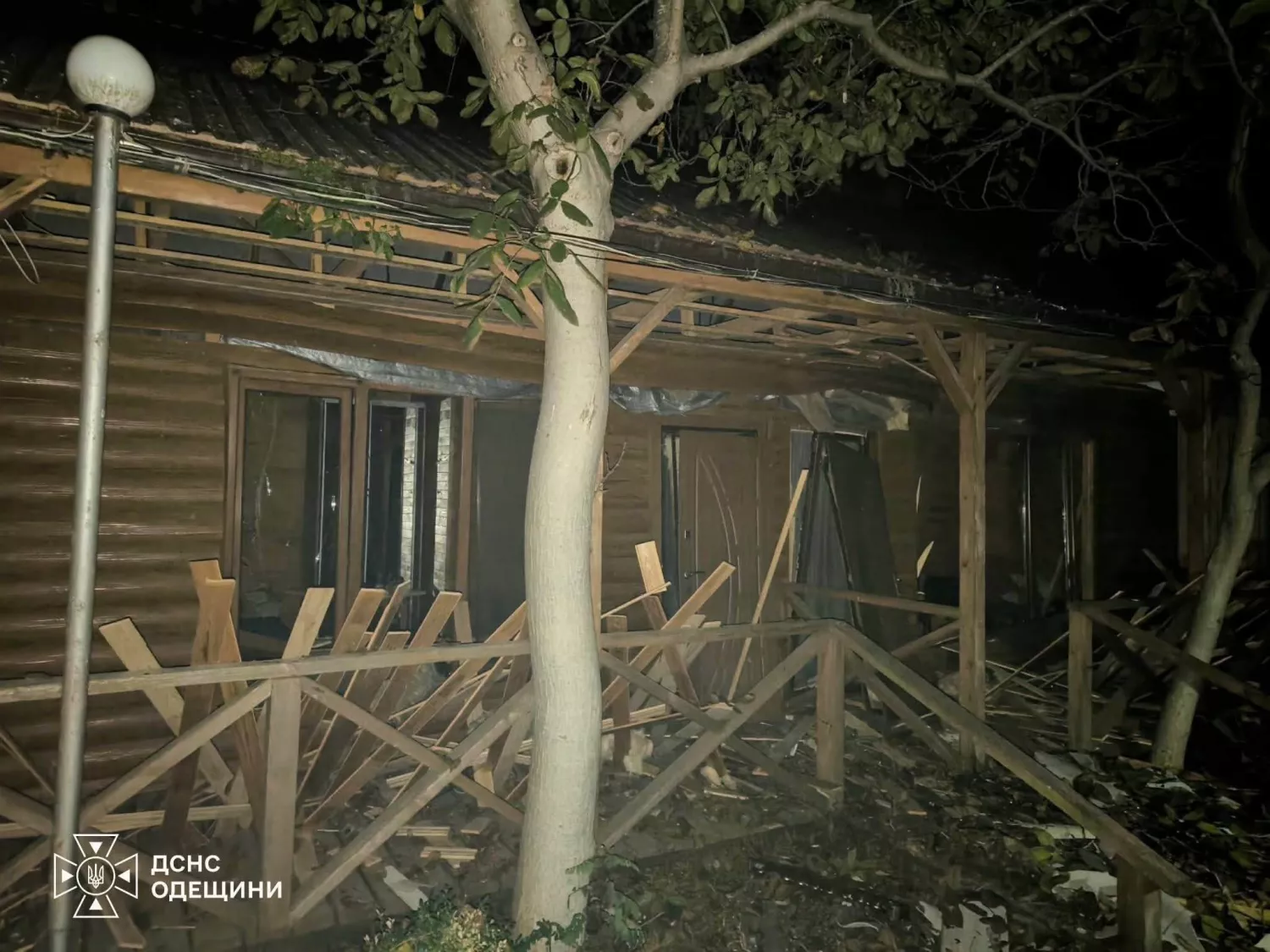 Наслідки обстрілу Одещини 9 жовтня. Фото: ДСНС