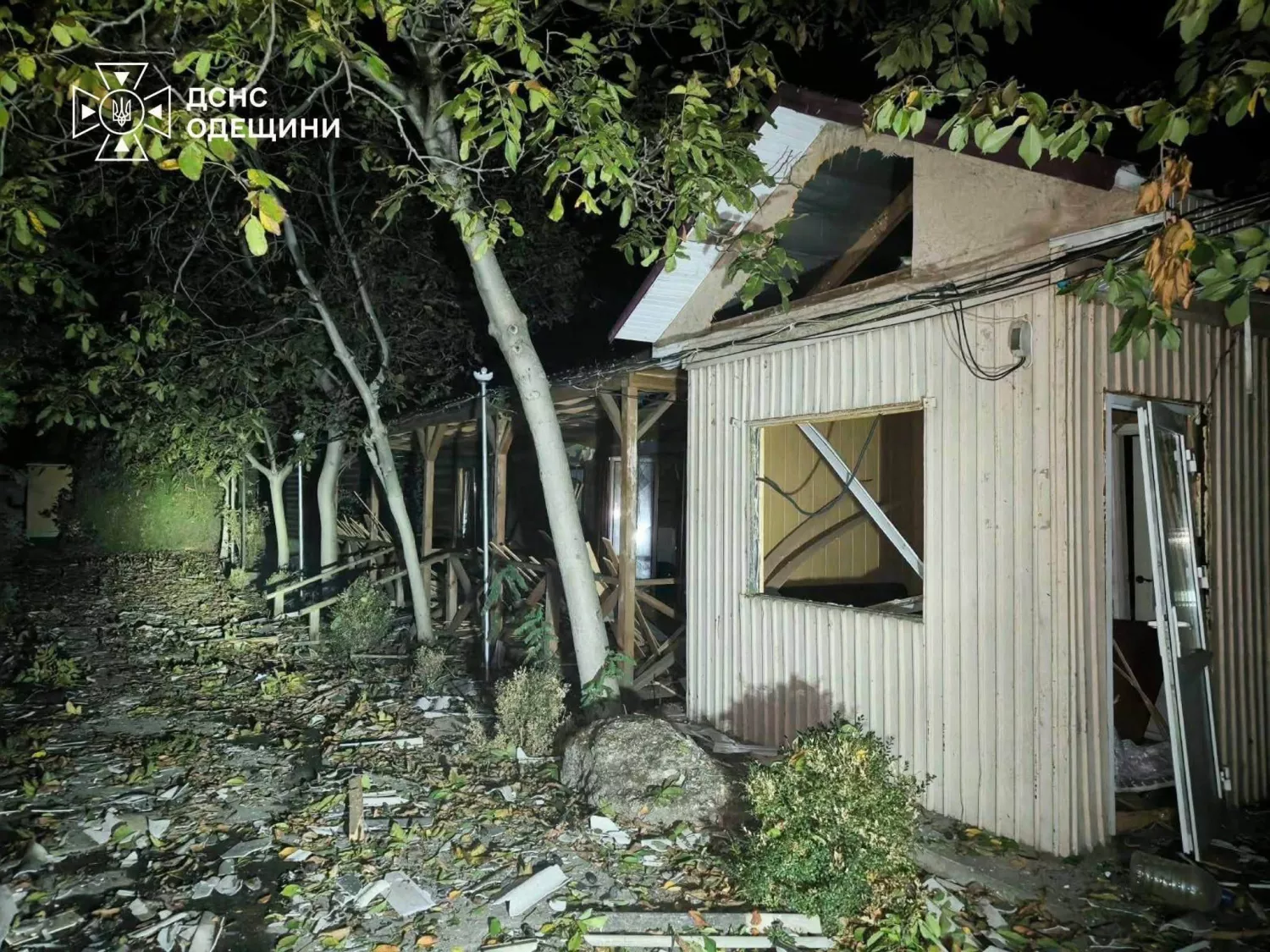 Наслідки обстрілу Одещини 9 жовтня. Фото: ДСНС