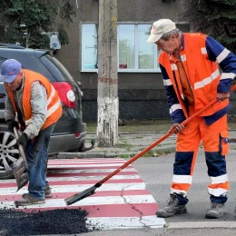 На трьох вулицях Миколаєва ремонтують дорожнє покриття. Фото: «ЕЛУ Автодоріг»
