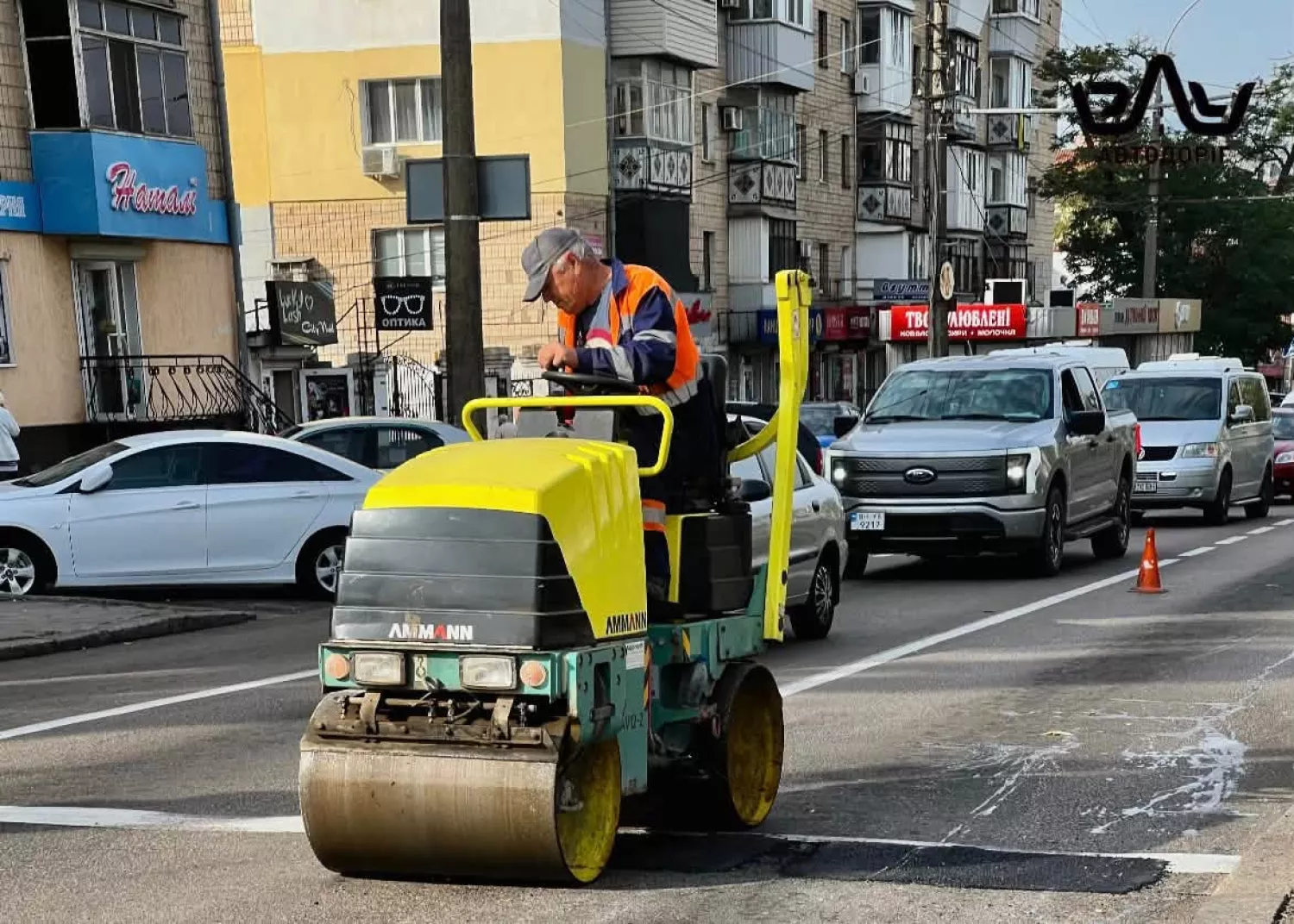 На трьох вулицях Миколаєва ремонтують дорожнє покриття. Фото: «ЕЛУ Автодоріг»