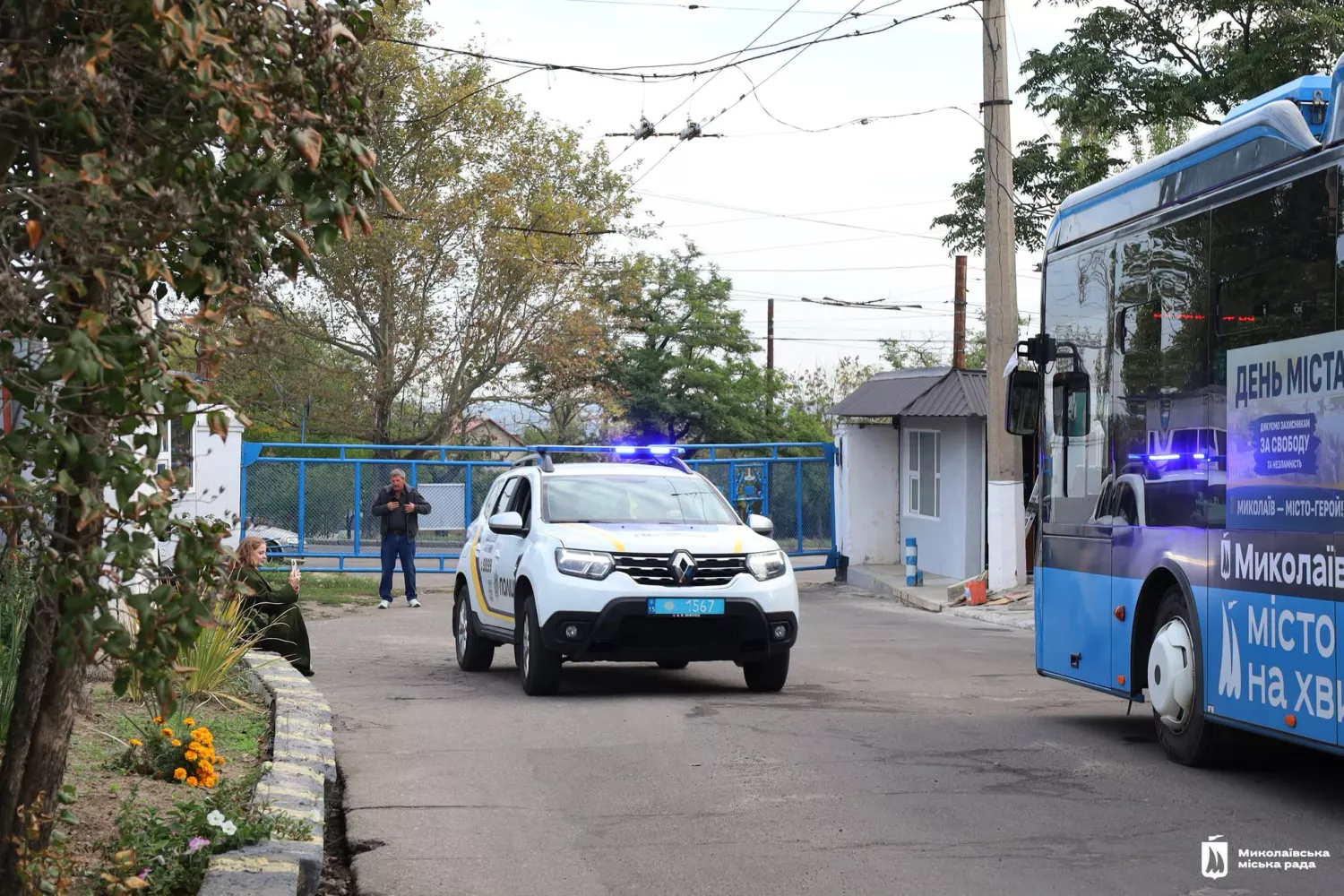 Увесь громадський транспорт Миколаєва обладнаний кнопками виклику поліції. Фото: Міськрада
