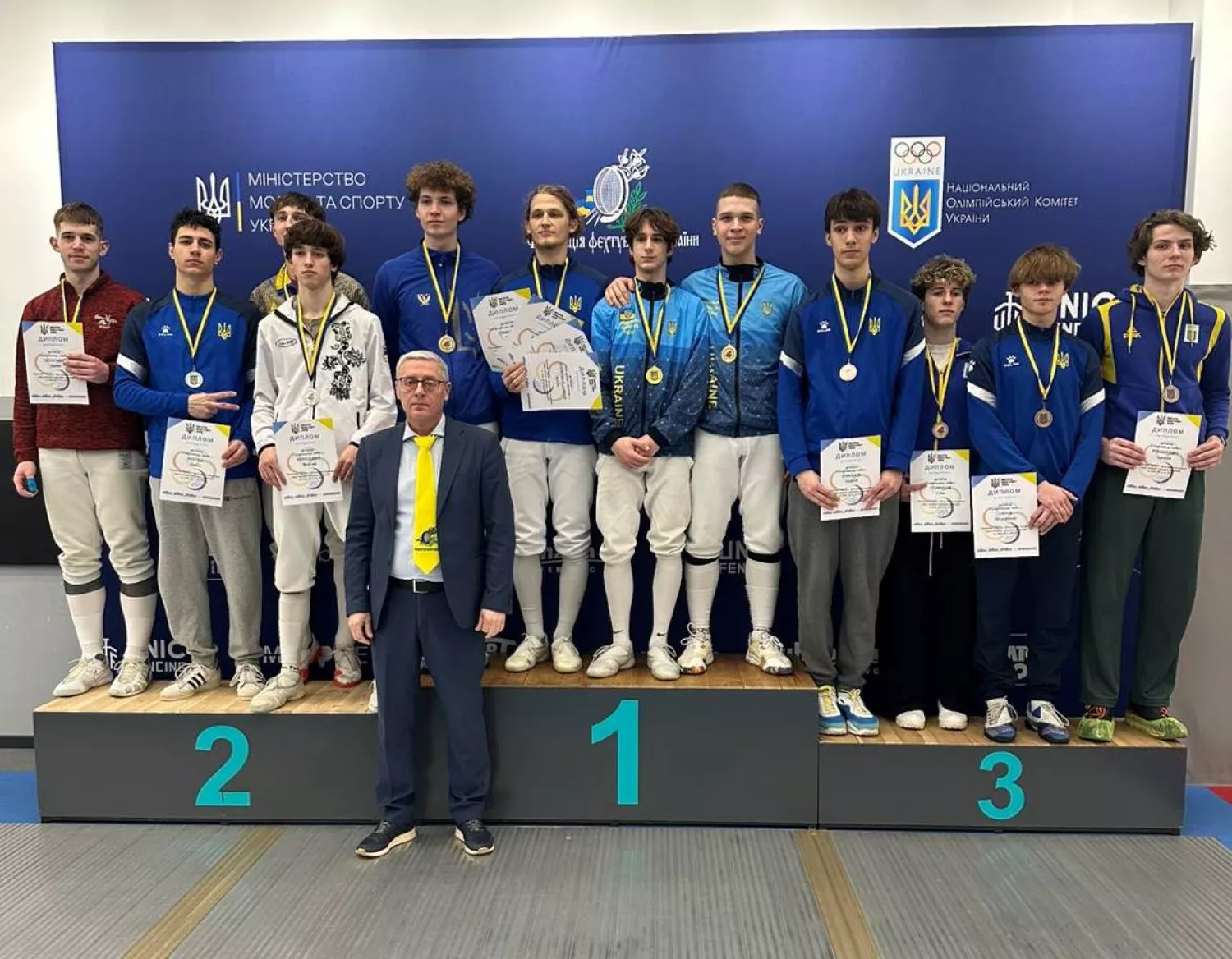Миколаївські рапіристи здобули нагороди на юніорському чемпіонаті України. Фото: Федерація фехтування України