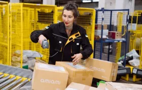 «Укрпошта» скасувала плату за повернення посилок із-за кордону. Фото: facebook.com/ukrposhta