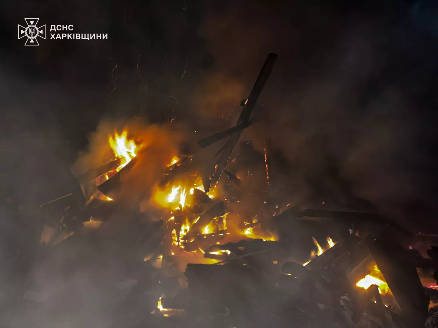 Наслідки російського обстрілу в Богодухові, що на Харківщині. Фото: ДСНС