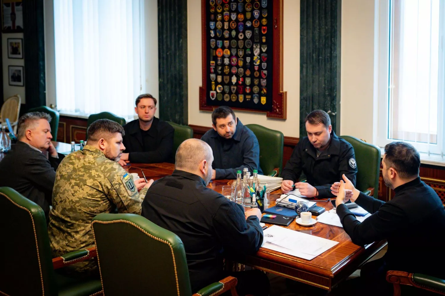 Україна визначила склад переговорної делегації: до неї увійшли Буданов і Арахамія. Фото: Facebook Володимир Зеленський