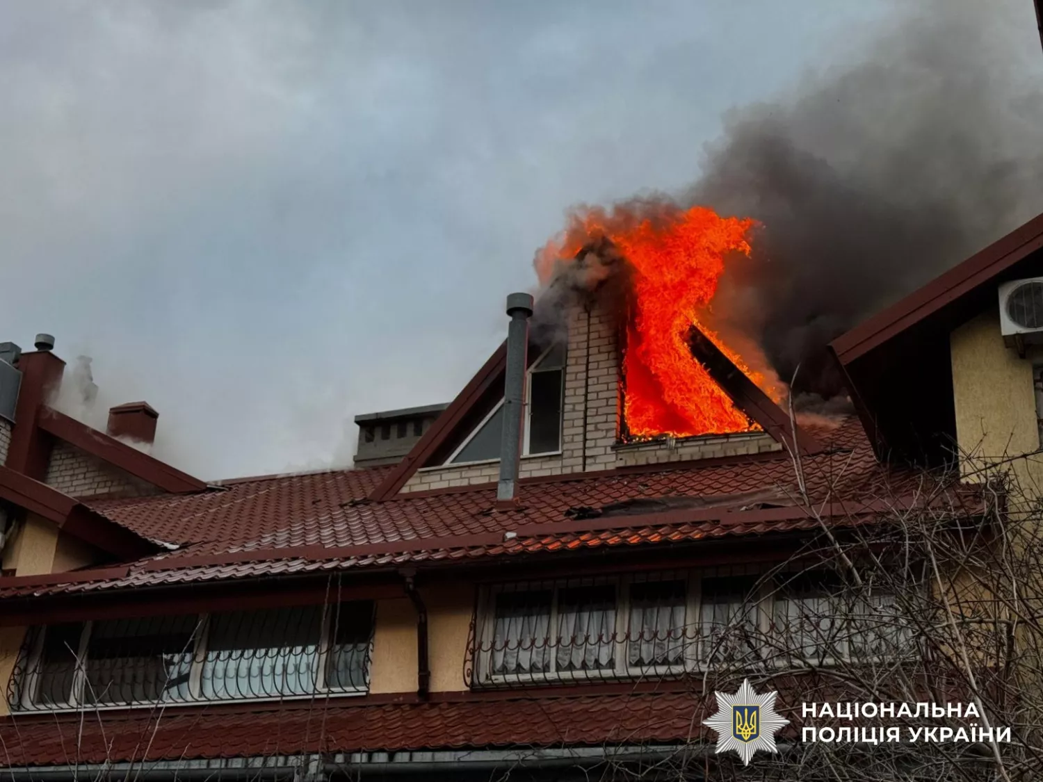 Наслідки обстрілу Херсонщини. Фото: Поліція Херсонської області