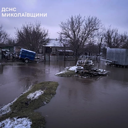 Через танення снігу та дощі на Миколаївщині підтопило майже 50 домоволодінь. Фото: ДСНС в Миколаївській області