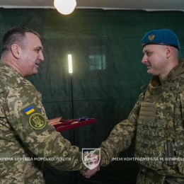 Командувач ВМС нагородив миколаївських військових 36-ої бригади морської піхоти. Фото: 36-та окрема бригада морської піхоти
