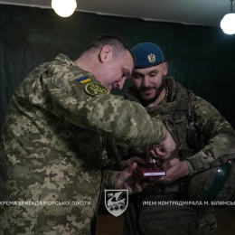 Командувач ВМС нагородив миколаївських військових 36-ої бригади морської піхоти. Фото: 36-та окрема бригада морської піхоти