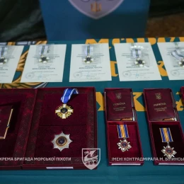 Командувач ВМС нагородив миколаївських військових 36-ої бригади морської піхоти. Фото: 36-та окрема бригада морської піхоти