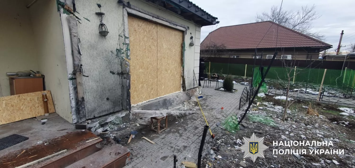 Наслідки обстрілу Херсонщини. Фото: Поліція Херсонської області