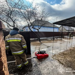 На Миколаївщині рятувальники продовжують ліквідовувати наслідки підтоплень після негоди. Фото: ДСНС Миколаївської області
