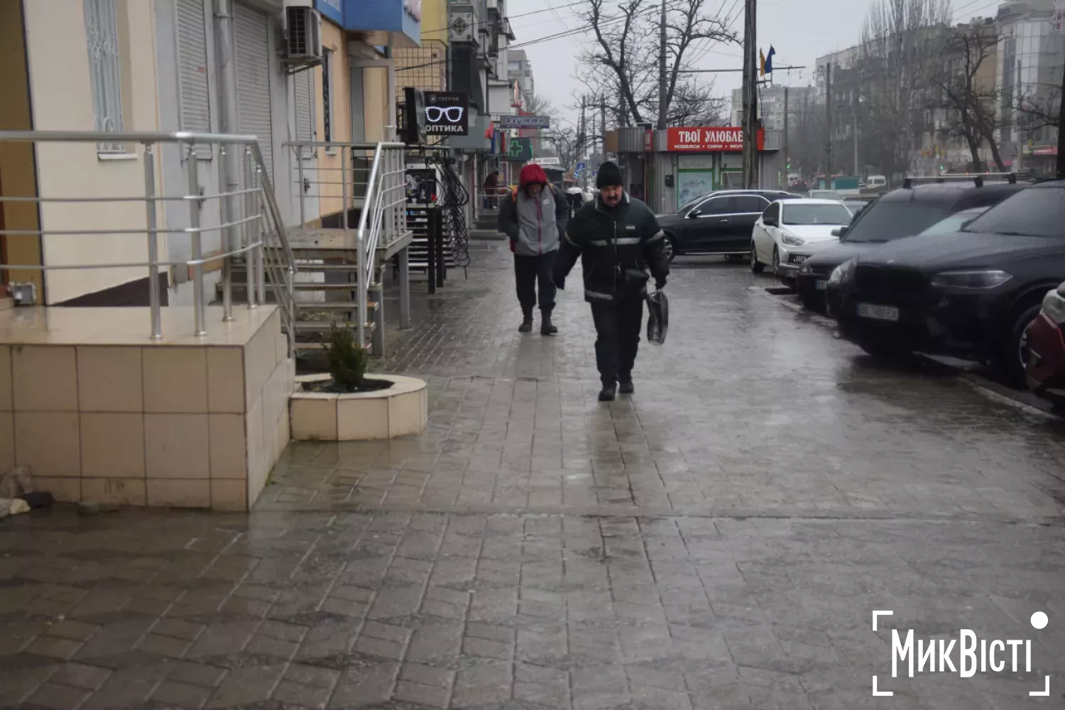 Реальний стан деяких тротуарів у Миколаєві 18 лютого 2026 року. Фото: МикВісті