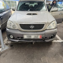 Миколаєві військовослужбовця підозрюють у продажі гуманітарних авто ЗСУ. Фото: поліція Миколаївщини