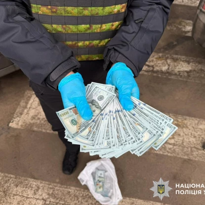 Миколаєві військовослужбовця підозрюють у продажі гуманітарних авто ЗСУ. Фото: поліція Миколаївщини