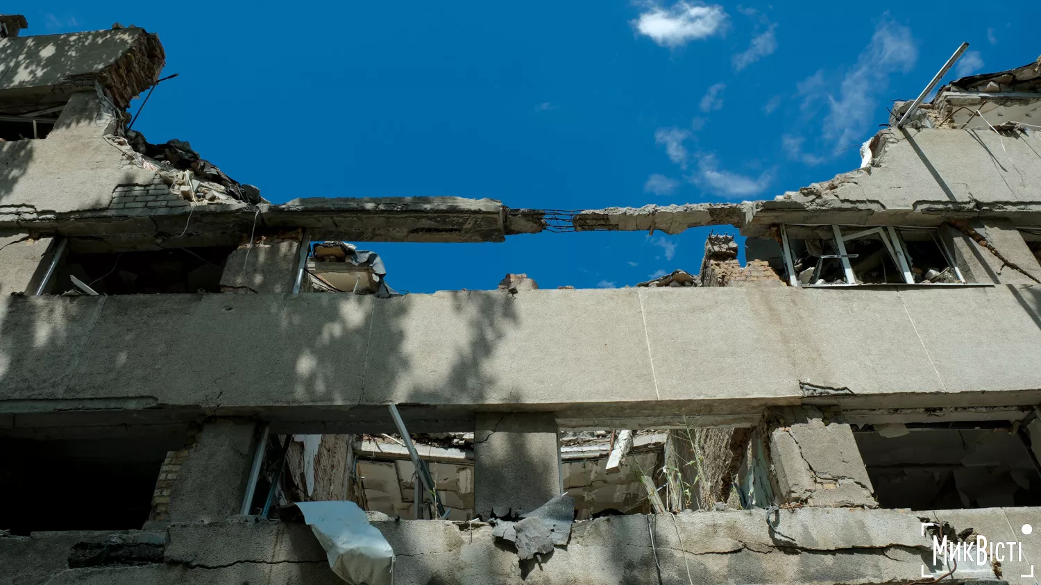 Зруйнована будівля готелю «Інгул» вздовж вулиці Адміральської у центрі Миколаєва, фото «НикВести»