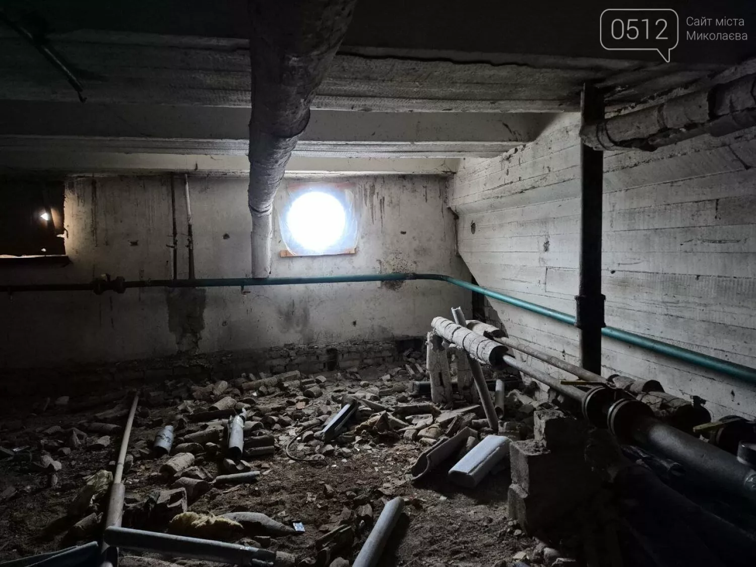 Комунальники «Миколаївоблтеплоенерго» відновлюють тепло в Києві. Фото: 0512