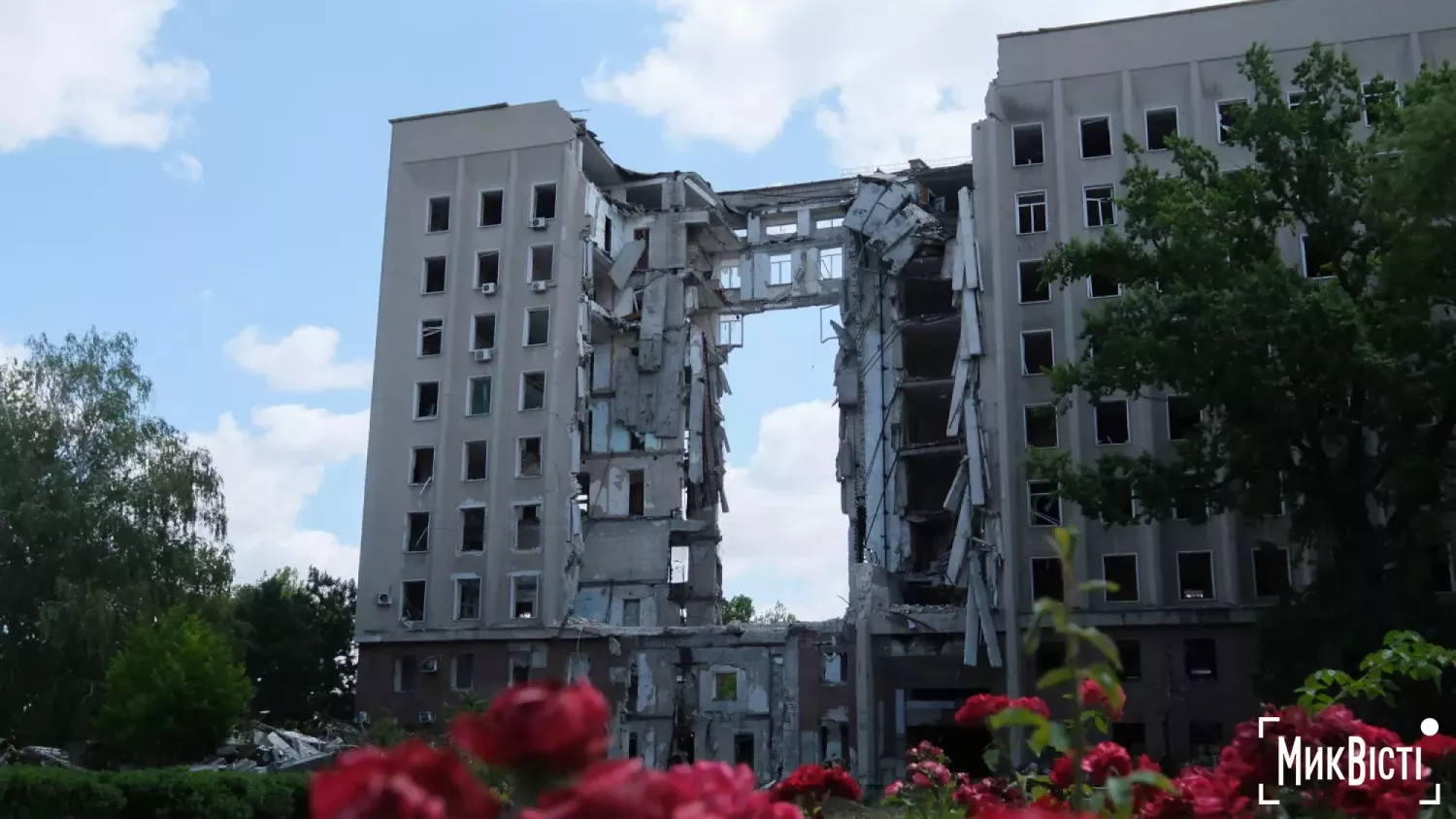 Зруйнована будівля Миколаївської ОВА, червень 2025 року. Фото: архів МикВісті