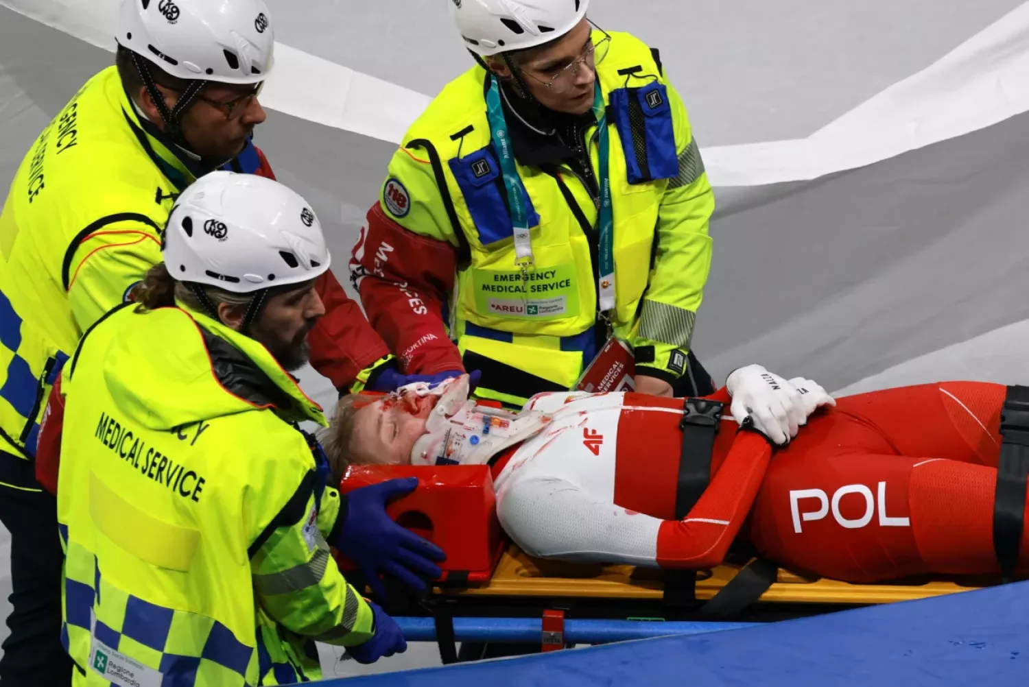 На Олімпіаді польській шорттрекістці розсікло обличчя лезом ковзана. Фото: REUTERS/Fabrizio Bensch