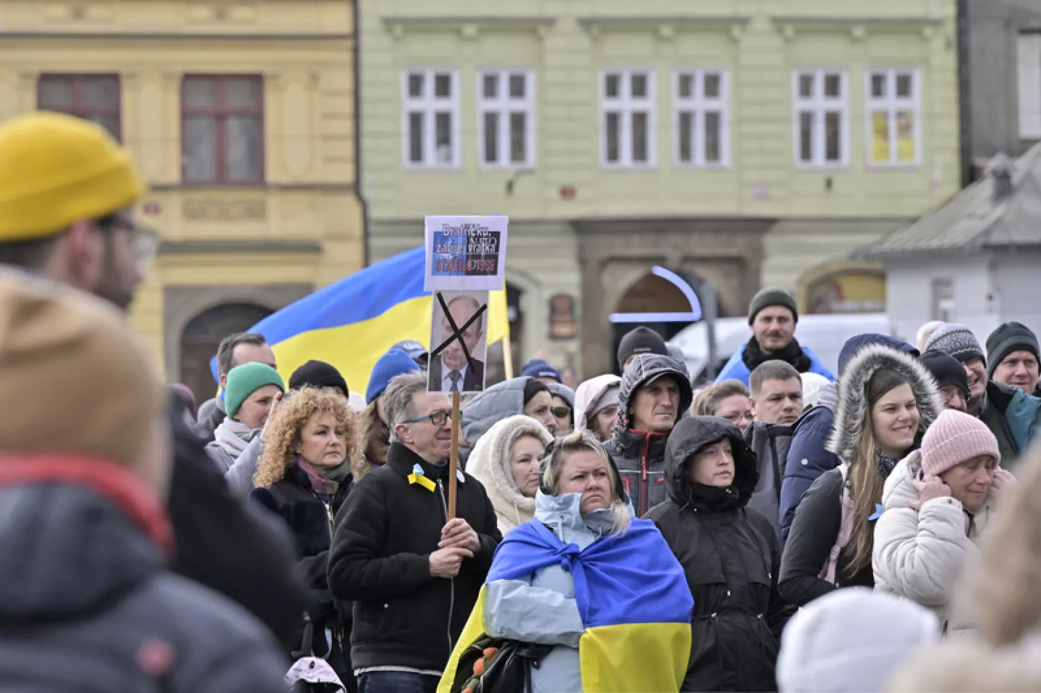 У Празі сотні людей вийшли на мітинг до річниці вторгнення РФ. Фото: ceskenoviny.cz
