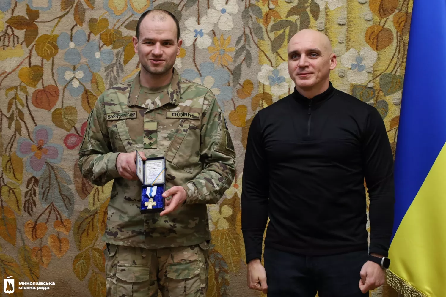 Церемонія нагородження відзнаки «За оборону Миколаєва». Фото: Миколаївська міська рада