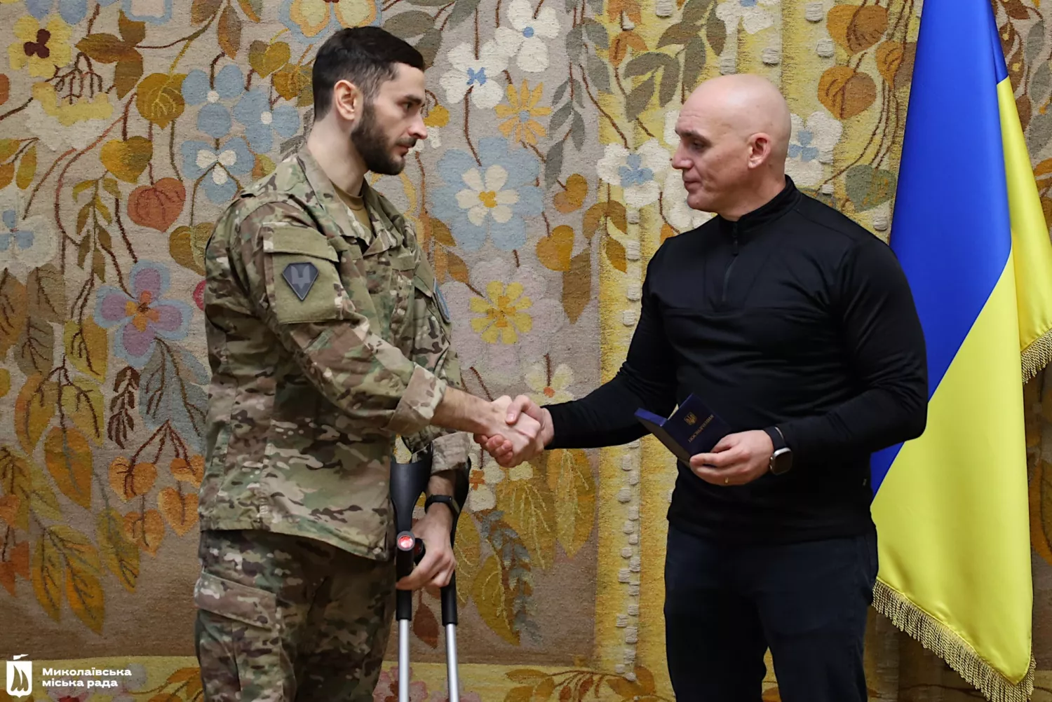 Церемонія нагородження відзнаки «За оборону Миколаєва». Фото: Миколаївська міська рада