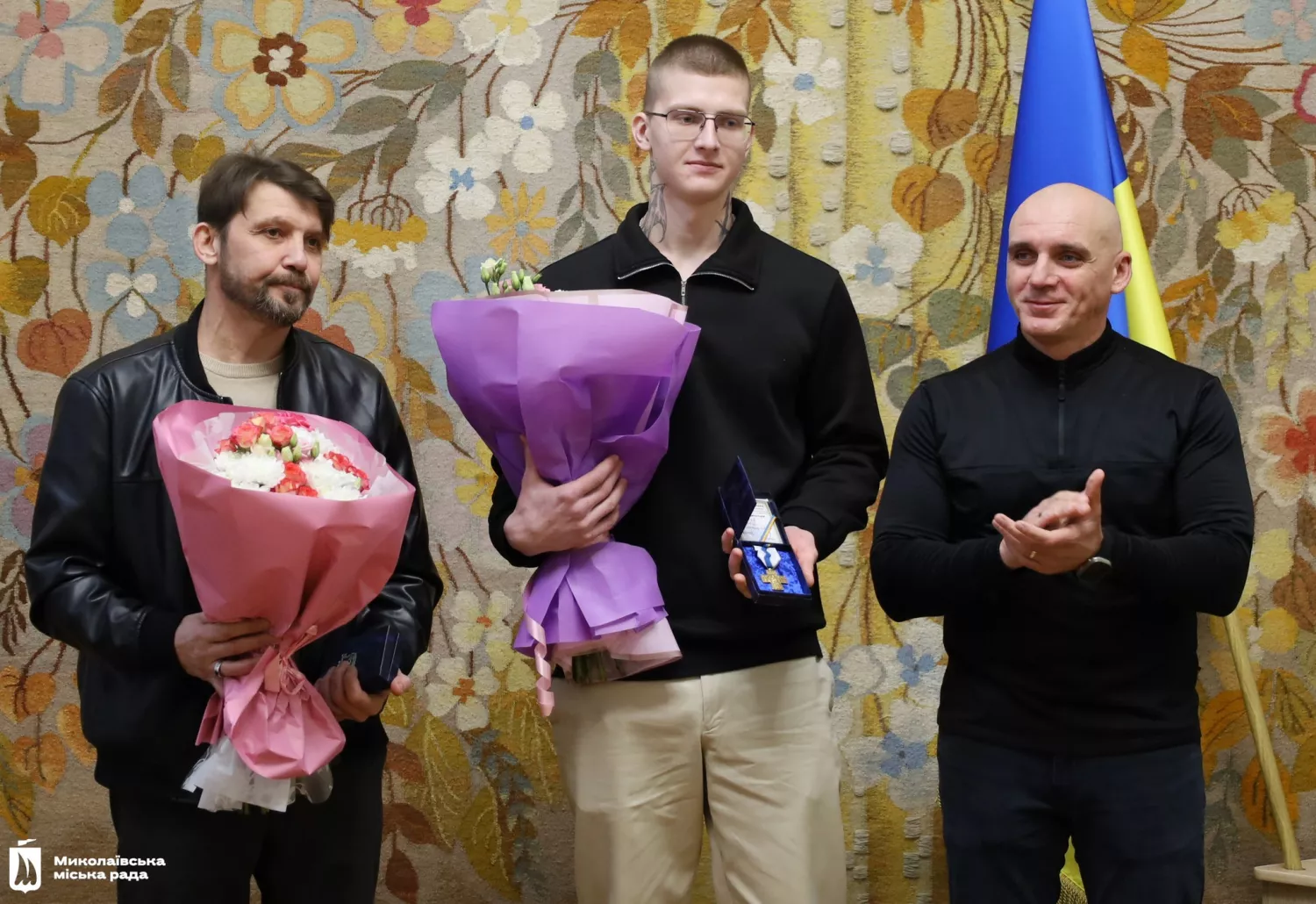 Церемонія нагородження відзнаки «За оборону Миколаєва». Фото: Миколаївська міська рада