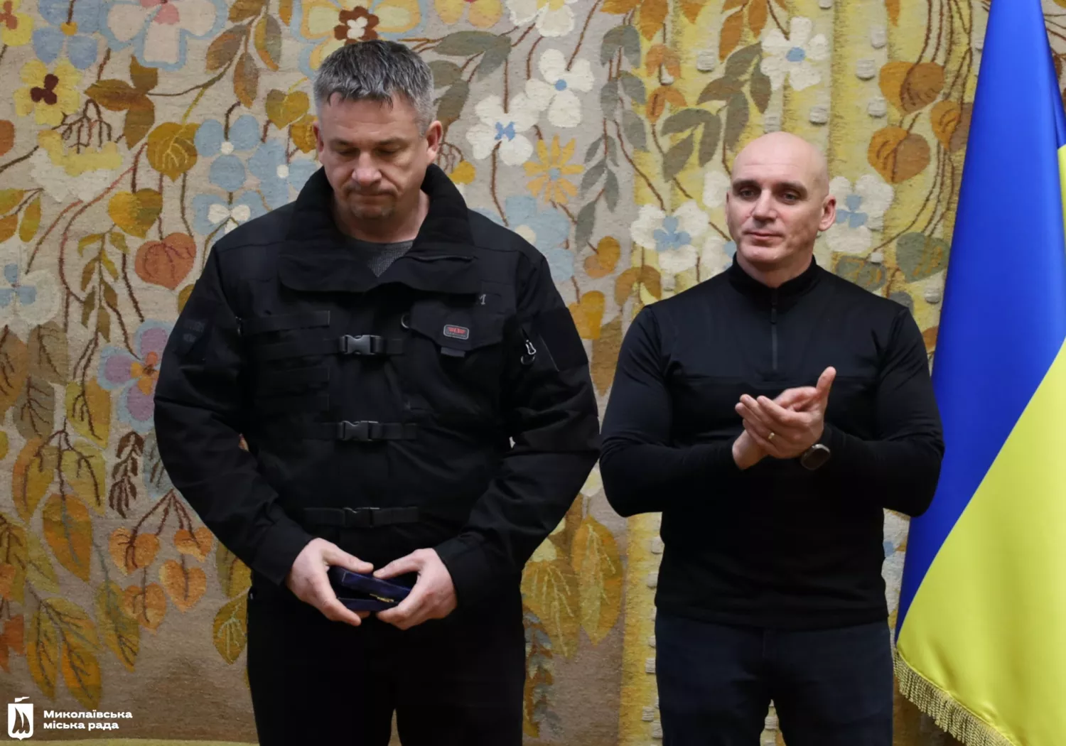 Церемонія нагородження відзнаки «За оборону Миколаєва». Фото: Миколаївська міська рада