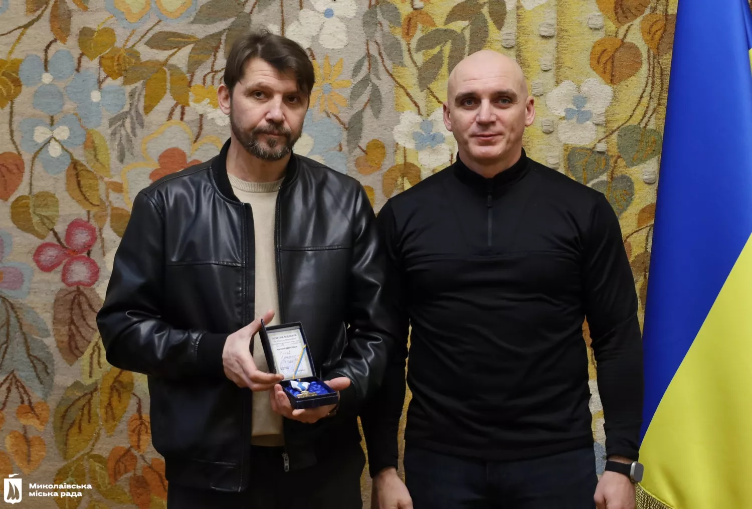 Церемонія нагородження відзнаки «За оборону Миколаєва». Фото: Миколаївська міська рада