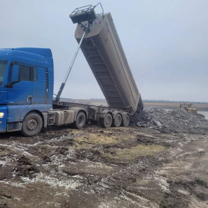 Проїзд до села Шевченкове на Миколаївщині. Фото: Віталій Кім