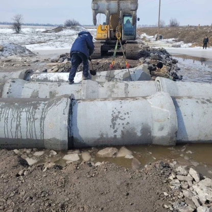 Проїзд до села Шевченкове на Миколаївщині. Фото: Віталій Кім