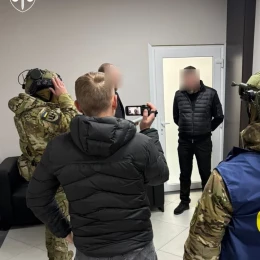 Затримання підозрюваного посадовця, фото: Офіс генпрокурора