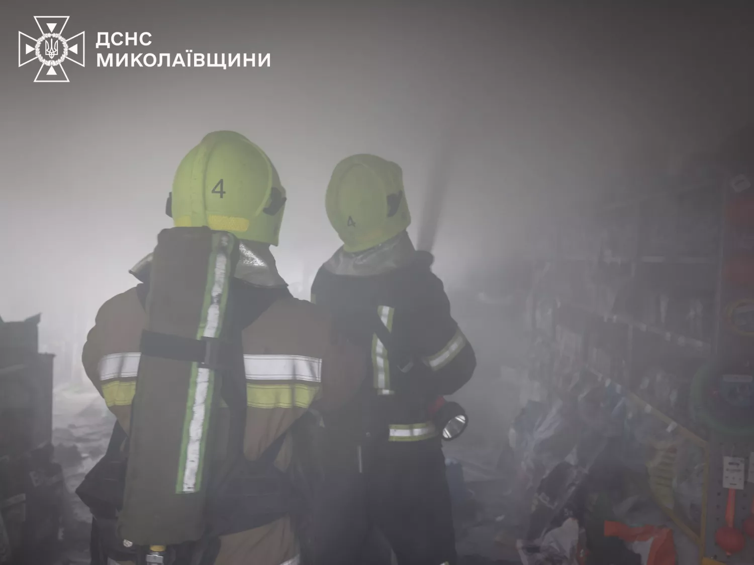 Пожежа у зоомагазині в Миколаєві 25 лютого. Фото: ДСНС