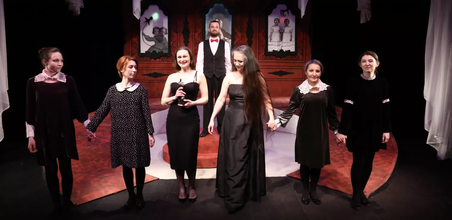 Фото: Академічний український театр