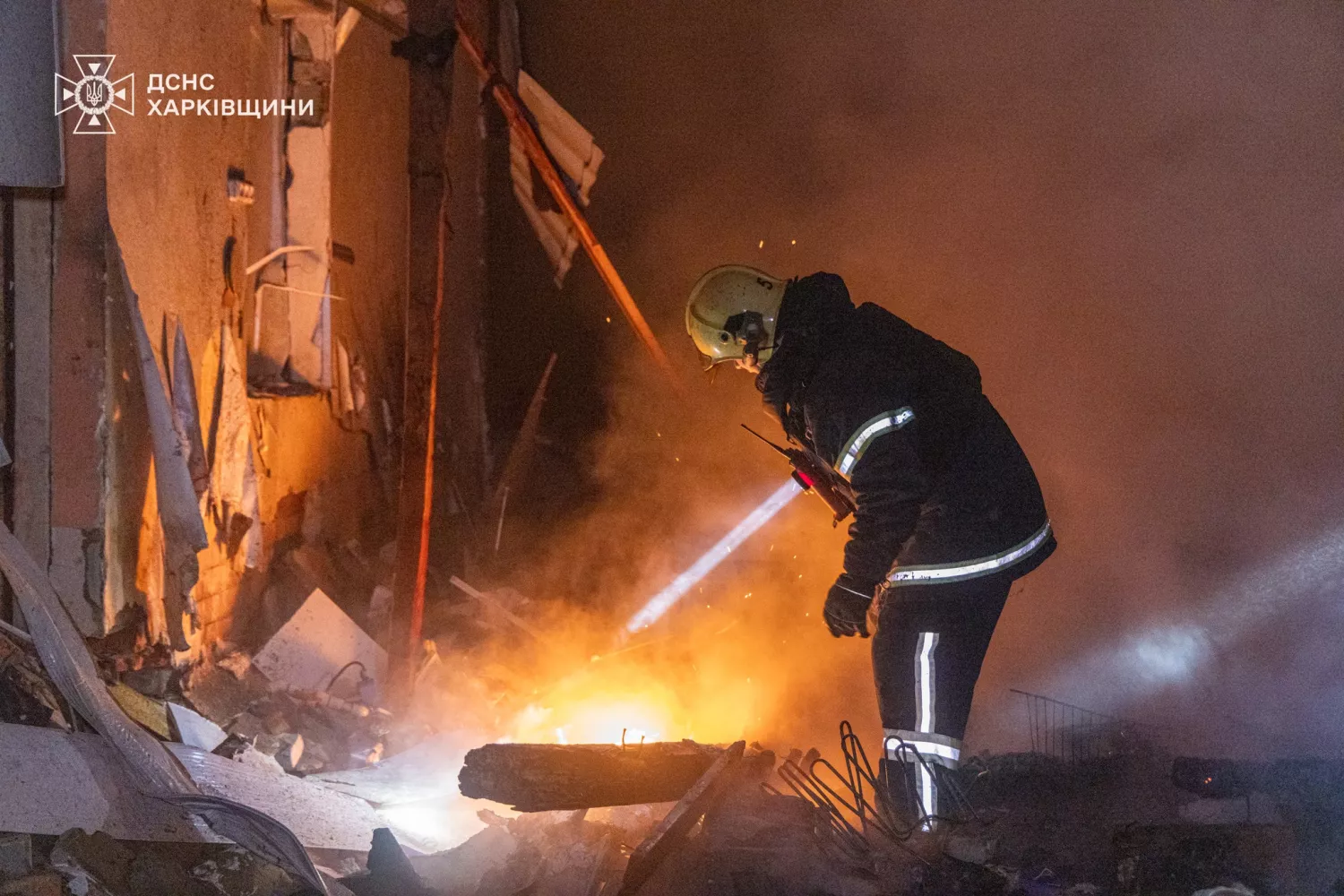 Наслідки обстрілу Харкова 26 лютого. Фото: ДСНС