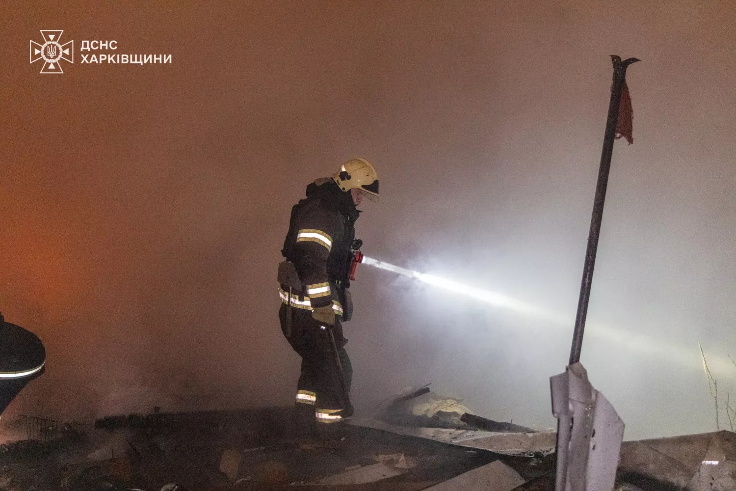 Наслідки обстрілу Харкова 26 лютого. Фото: ДСНС