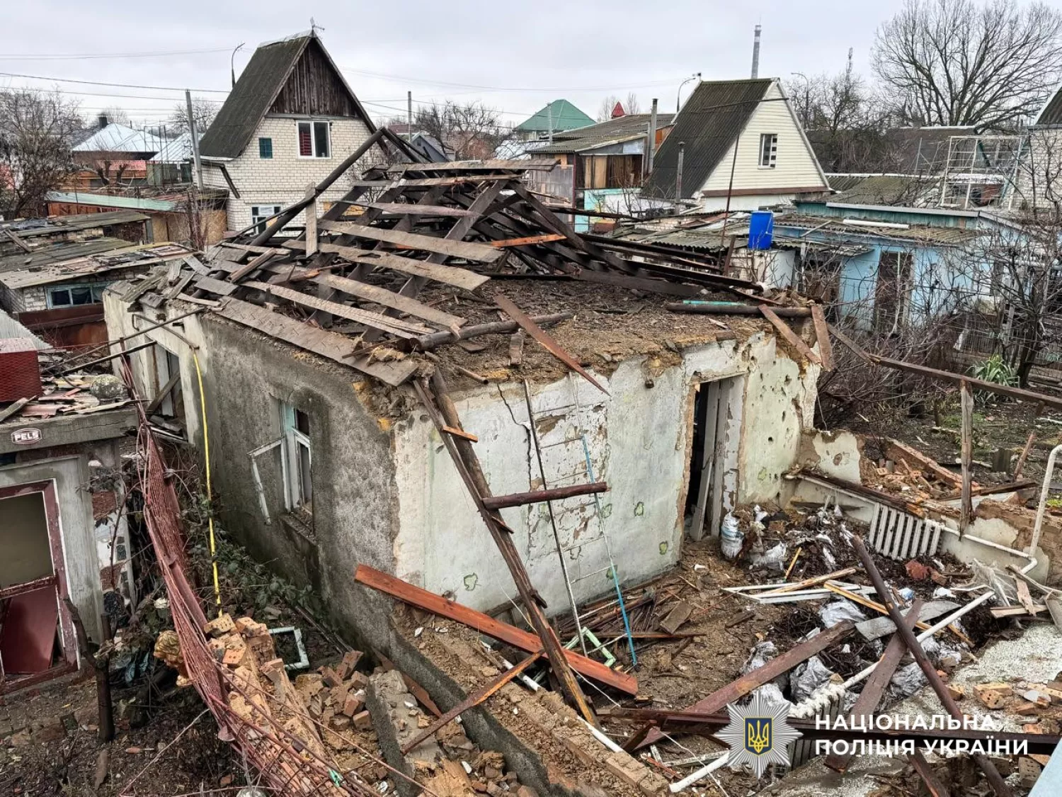 Наслідки обстрілу Херсонщини. Фото: Нацполція Херсонщини
