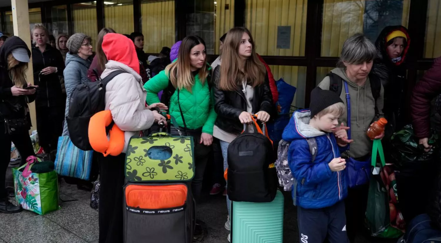 У 2026 році за кордоном перебуває 5,6 млн українських біженців. Ілюстративне фото: AP