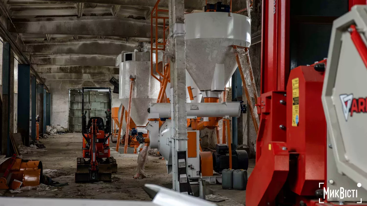 Техніка, яка буде використовуватись для виготовлення твердого палива для громади. Фото: НикВести