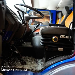 Пошкоджена внаслідок атаки російського дрона пожежна частина на Миколаївщині. Фото: ДСНС