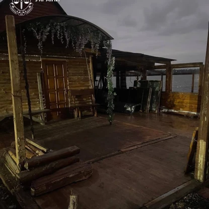 У Миколаєві демонтували незаконне літнє кафе. Фото: Прокуратура Миколаївської області