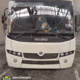 Наслідки атак РФ по Херсону. Фото: Херсонська МВА