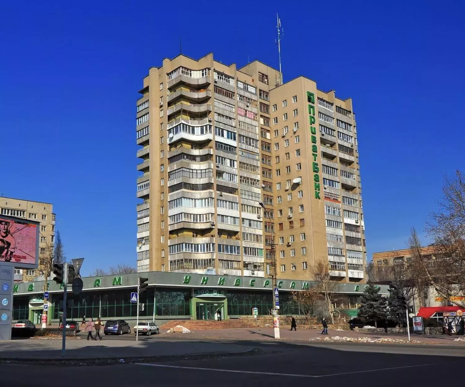 Будинок у Миколаєві на вулиці Соборній, 9, де через тривалі відключення світла немає опалення. Фото: Олена Устименко/Contact Center