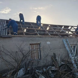 Після атаки «Shahed» у Миколаєві ліквідовують наслідки. Фото з телеграм-каналу Сєнкевич Online