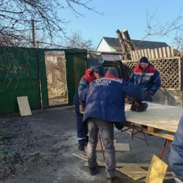 Після атаки «Shahed» у Миколаєві ліквідовують наслідки. Фото з телеграм-каналу Сєнкевич Online