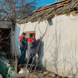 Після атаки «Shahed» у Миколаєві ліквідовують наслідки. Фото з телеграм-каналу Сєнкевич Online